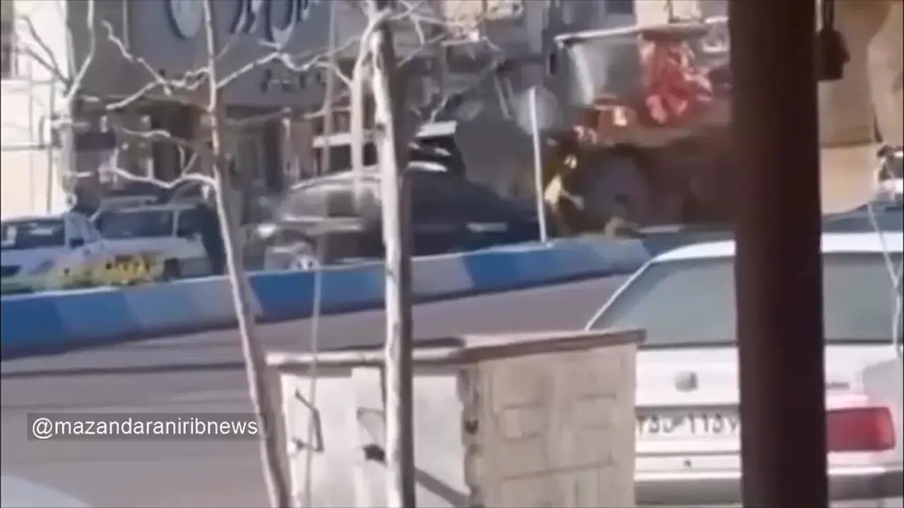 فیلم حمله عجیب لودر به سانتافه در شهرستان نور