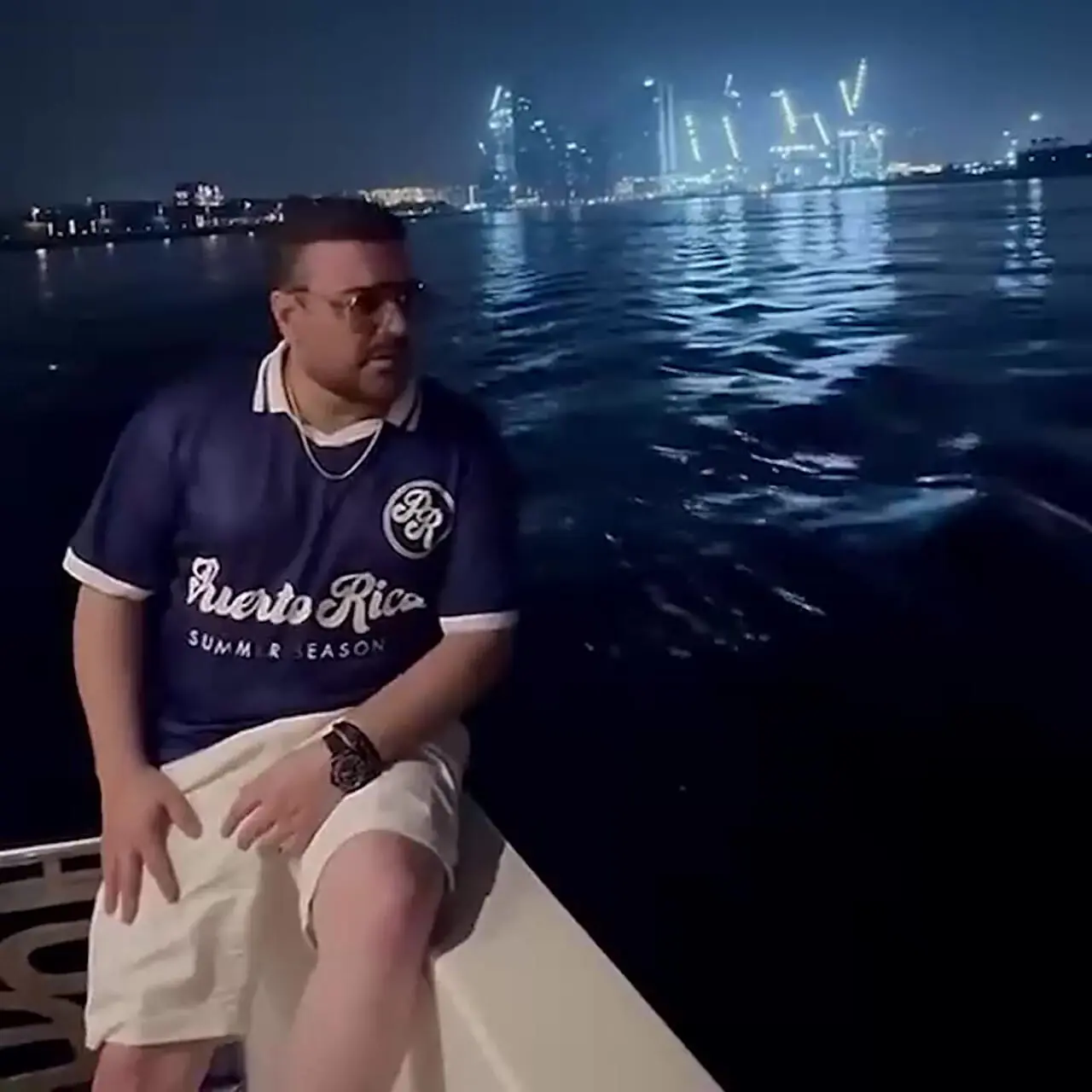 فیلم/ بهرنگ علوی در قایق تفریحی شخصی اش: مادر بزرگم بهم میگفت همیشه کفش خوب بپوش دوست به چشم آدم نگاه میکنه و دشمن به کفش آدم!