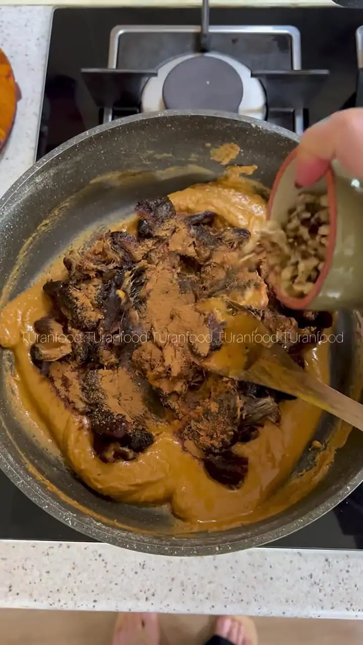 فیلم طرز تهیه حلوا خرمایی خوشمزه