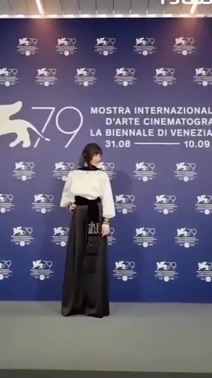 عکس/ زیبایی و جذابیت تیپ و استایل مهسا حجازی، هدی زین العابدین، طناز طباطبایی، لیلا حاتمی، فائزه راد  در جشنواره ونیز با الهام از سوزن دوزی تا کاشی کاری مسجد شیخ لطف الله