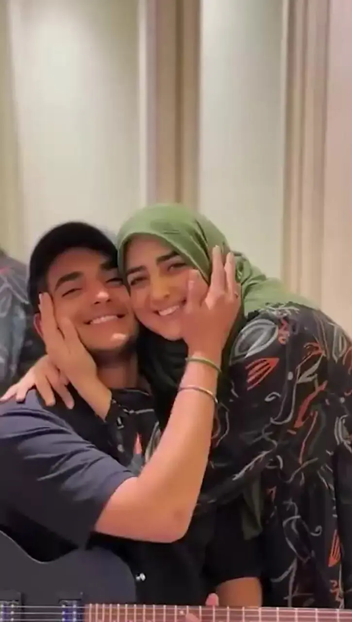 فیلم/ تبریک تولد خاص ستاره سادات قطبی به پسر همسرش ، شهرام شکیبا/ مادر تو هر شکلی مادره