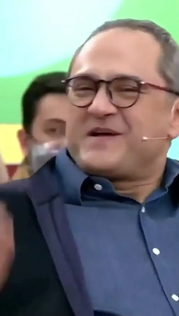 فیلم/ آبروبر مثل روزبه حصاری: زن عموم مهمون اومده بود به مامانم گفتم چرا موز که توی یخچال داریم رو بین میوه ها نذاشتی رفتم موز رو آوردم!