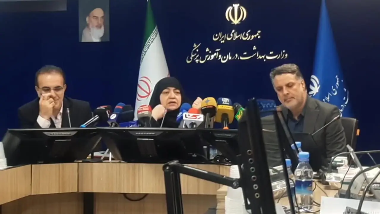 معاون وزیر بهداشت: ما بودجه‌ای تحت عنوان سرانه آموزشی نداریم/ منابع صرف حقوق اعضای هیأت علمی و پرسنل ستادی دانشگاه‌ها و دانشکده‌ها می‌شود 