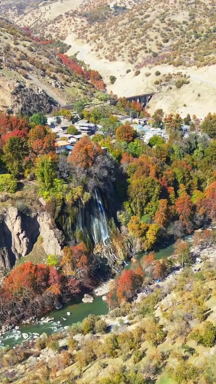 فیلم زیبایی پاییز در آبشار بیشه