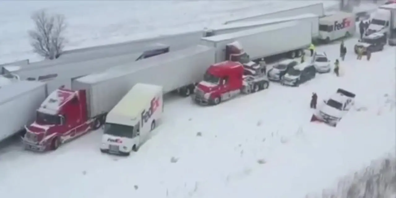 تصادف زنجیره‌ای بیش از ۱۰۰ خودرو در میشیگان