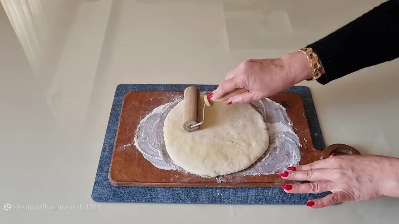 فیلم راز خوشمزه‌ترین دونات‌ها / از خمیر تا گلیز حرفه‌ای 