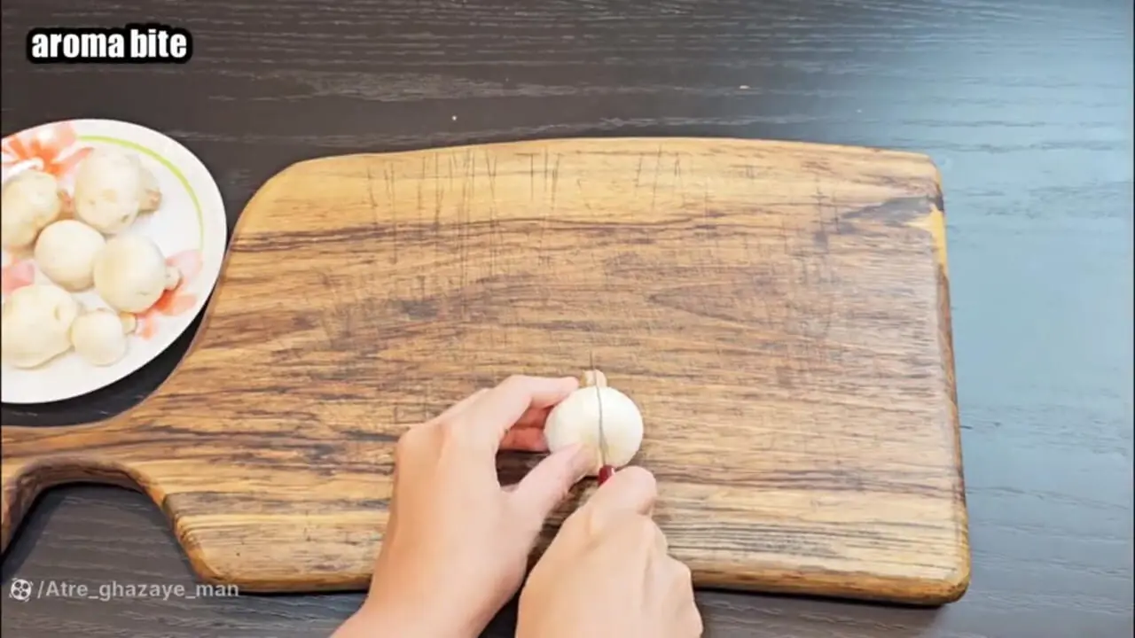 طرز تهیه پیتزای خانگی با خمیر دست ساز نرم و ترد