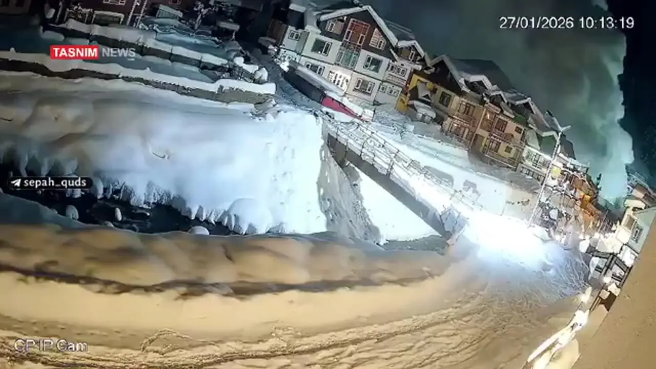 فیلم لحظه وحشتناک سقوط بهمن در کشمیر هند