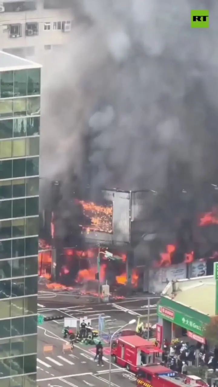 فیلم آتش‌سوزی هولناک فروشگاهی در تایوان