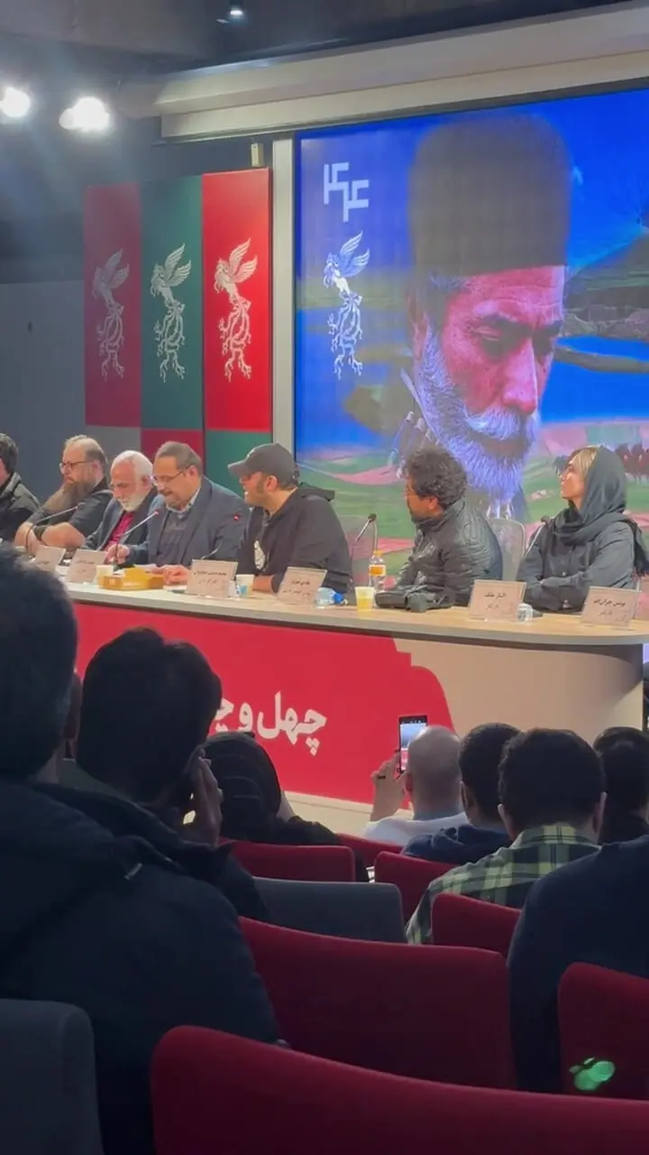 فیلم توهین مهدویان به خبرنگار در نشست خبری جشنواره فجر/ سوالتان مزخرف است