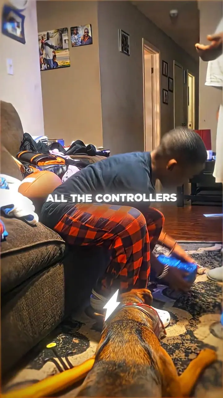 فیلم سورپرایز متفاوت والدین / اشک شوق پسر با هدیه PS5