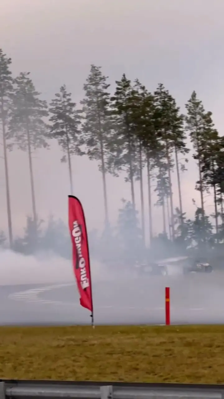 نمایش دریفت آمریکایی / کنترل کامل خودرو در اوج لغزش