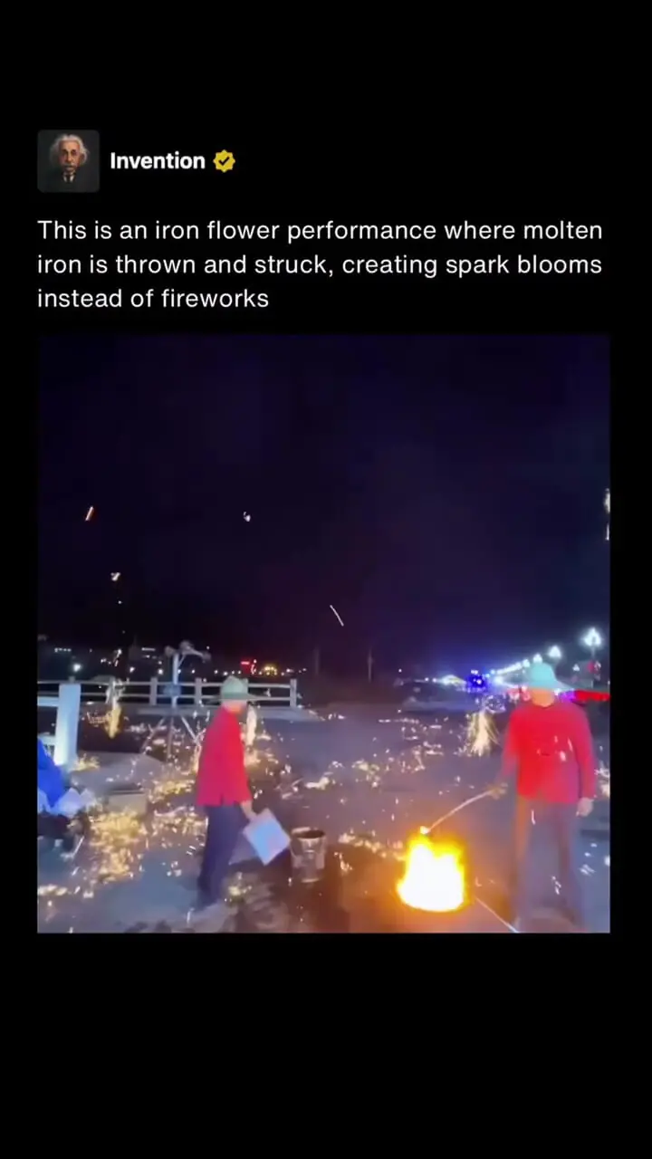 فیلم آتش بازی متفاوت با جرقه های آهن داغ در چین