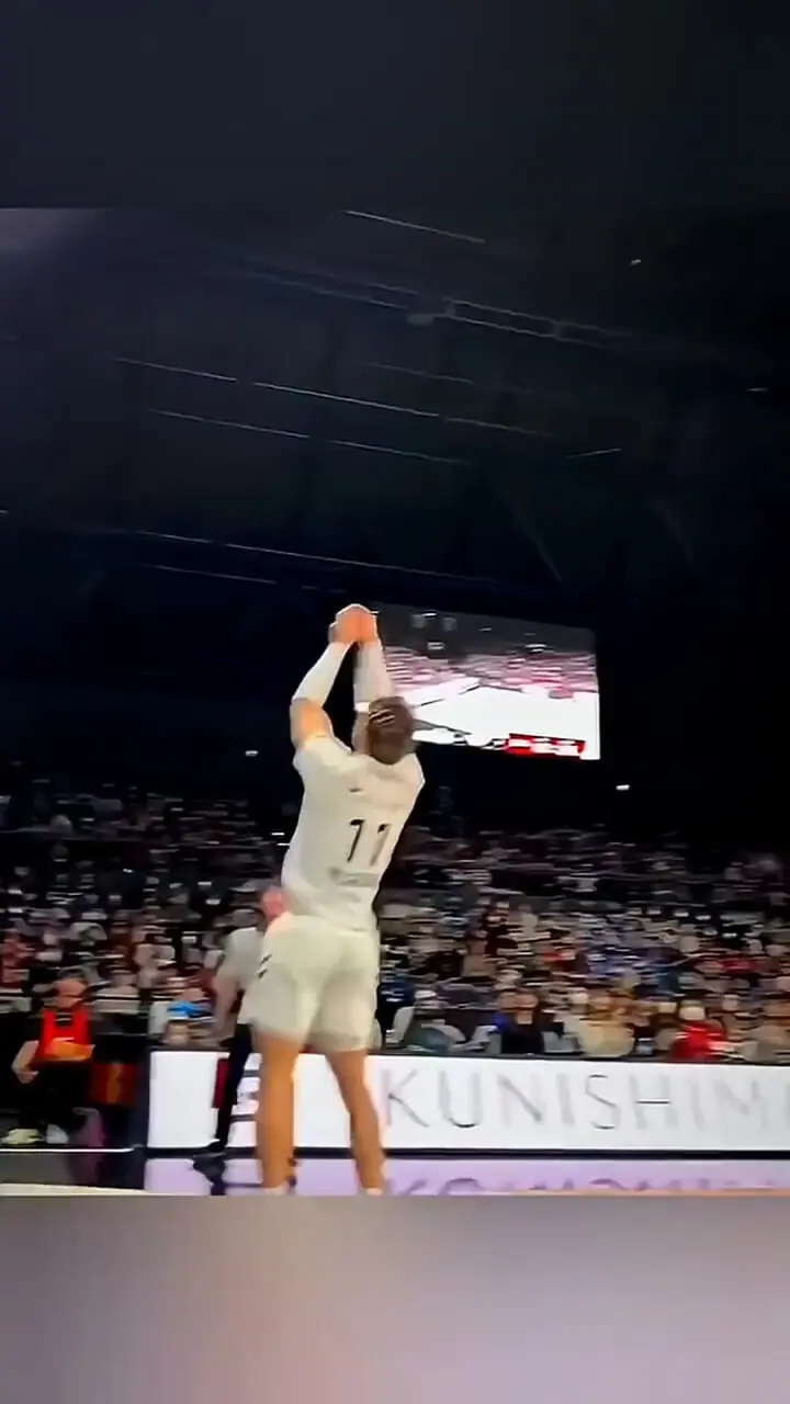 حفظ تیم والیبال با یک ضربه