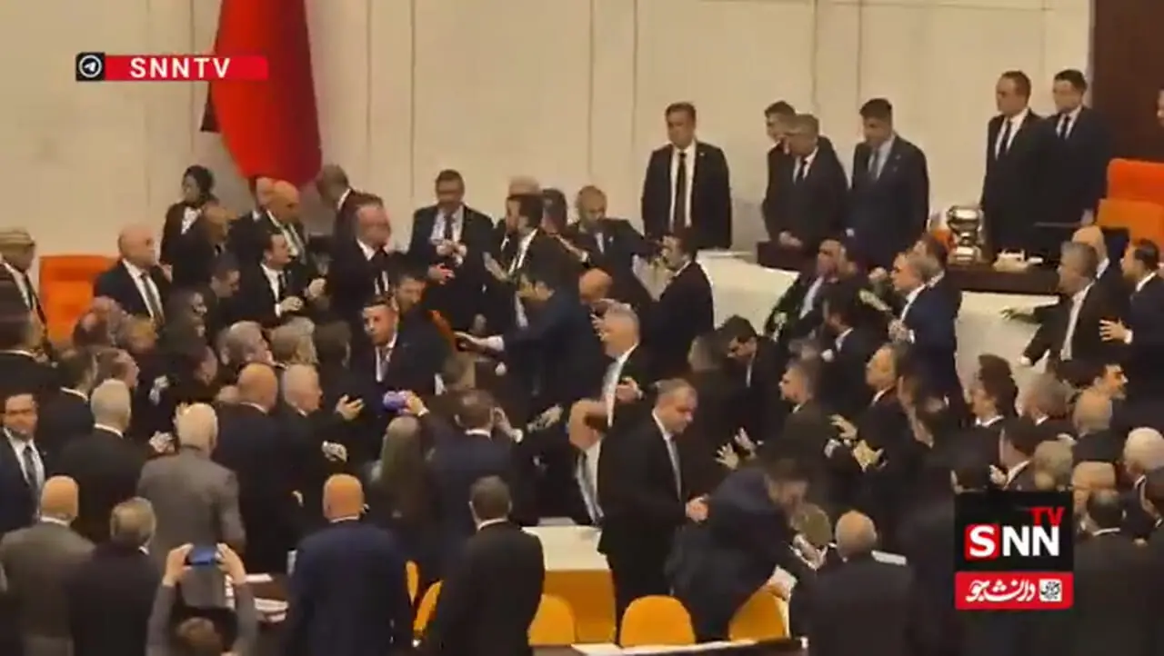 درگیری در پارلمان ترکیه هنگام معرفی وزرای جدید