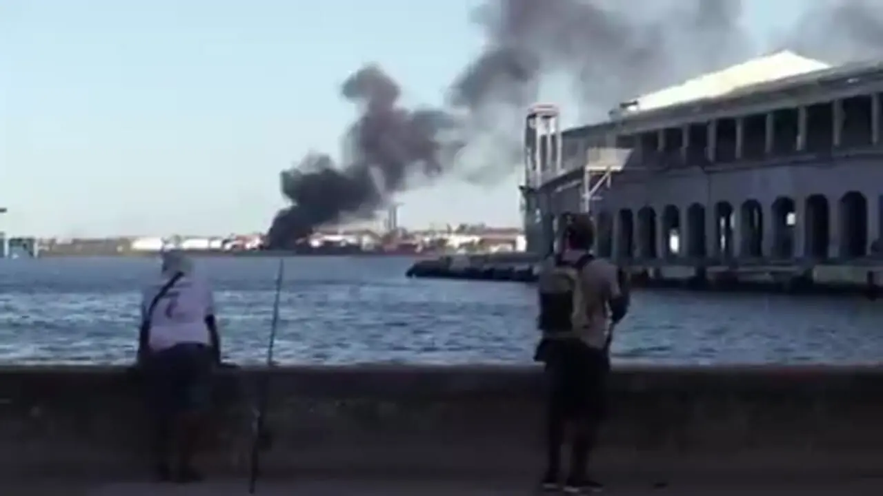 فیلم / آتش‌سوزی در بزرگترین پالایشگاه نفت کوبا