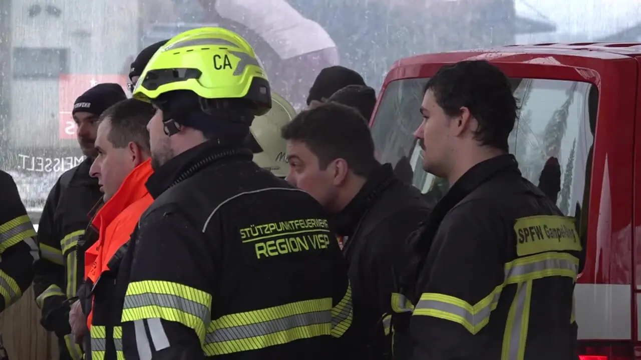 خارج‌ شدن قطار از ریل در سوئیس با چندین زخمی + فیلم