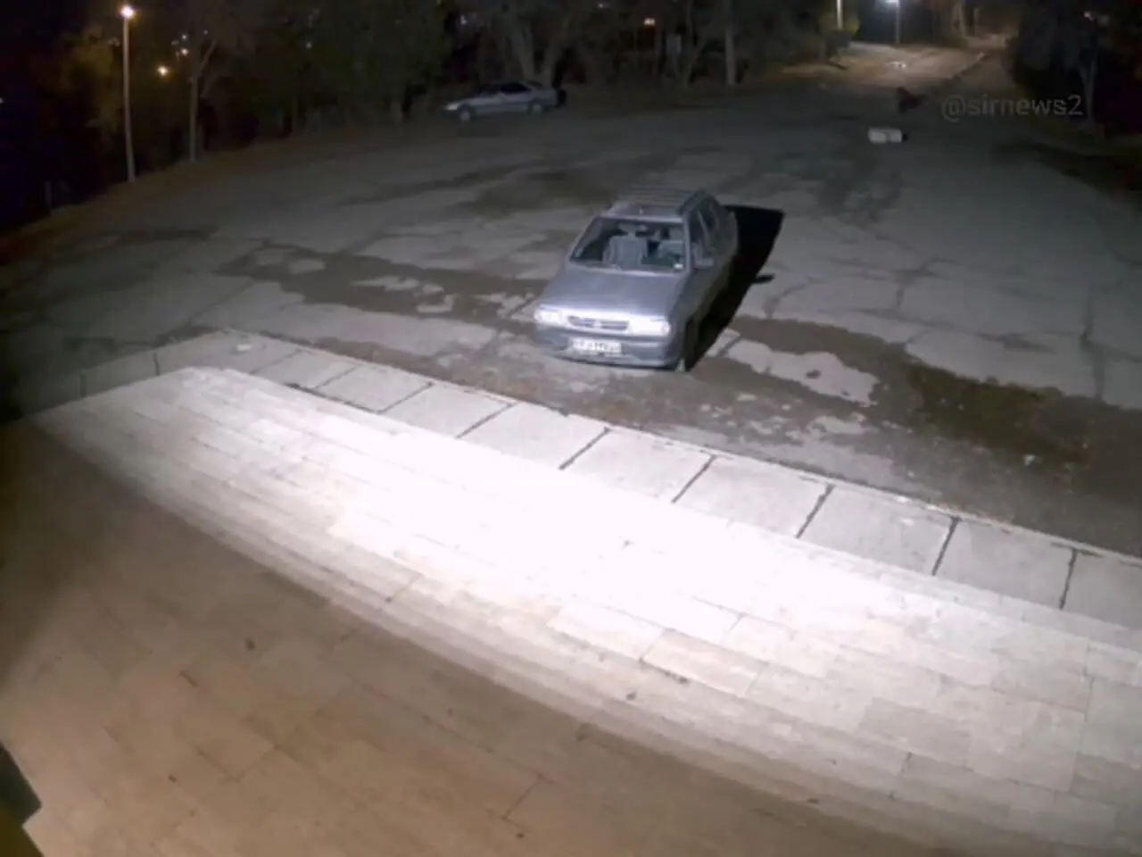 فیلم لحظه هجوم گرگ در محوطه دانشگاه زنجان / دانشجو زخمی شد