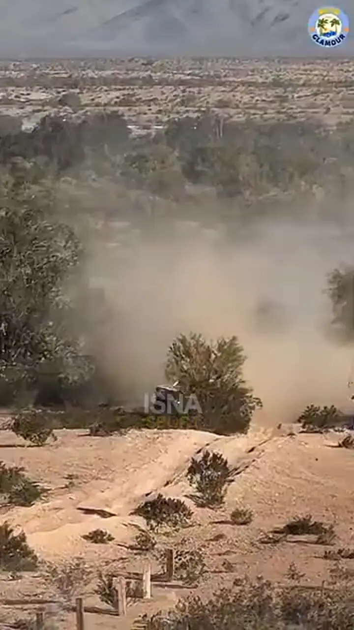 فیلم یک پرش لحظه‌ای دیوانه‌وار در آفرود / خودرو پرواز کرد