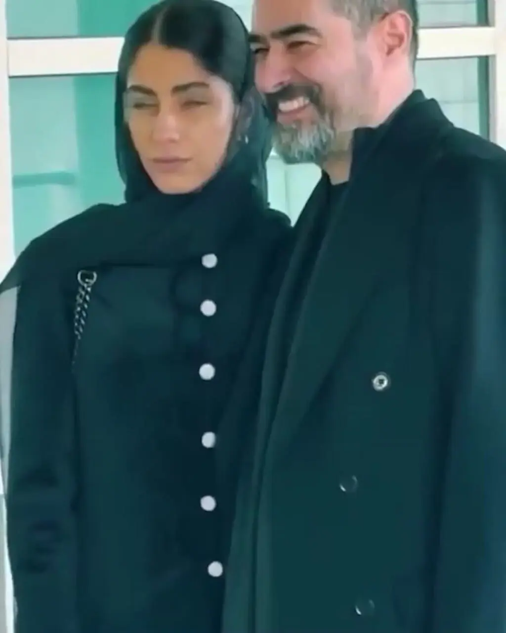 فیلم عاشقانه شهاب حسینی برای زن دومش: ساناز جان تو را به خاطر دوست داشتن، دوست میدارم / چقدر  بینشون عشق هستش حتی وسط مردم