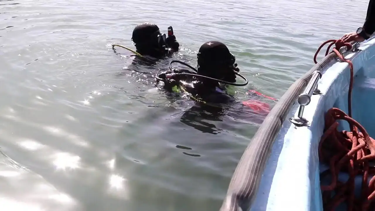 فیلم جست‌ و جو برای یافتن پیکر دختر غرق‌شده در دریاچه کیو خرم‌آباد 