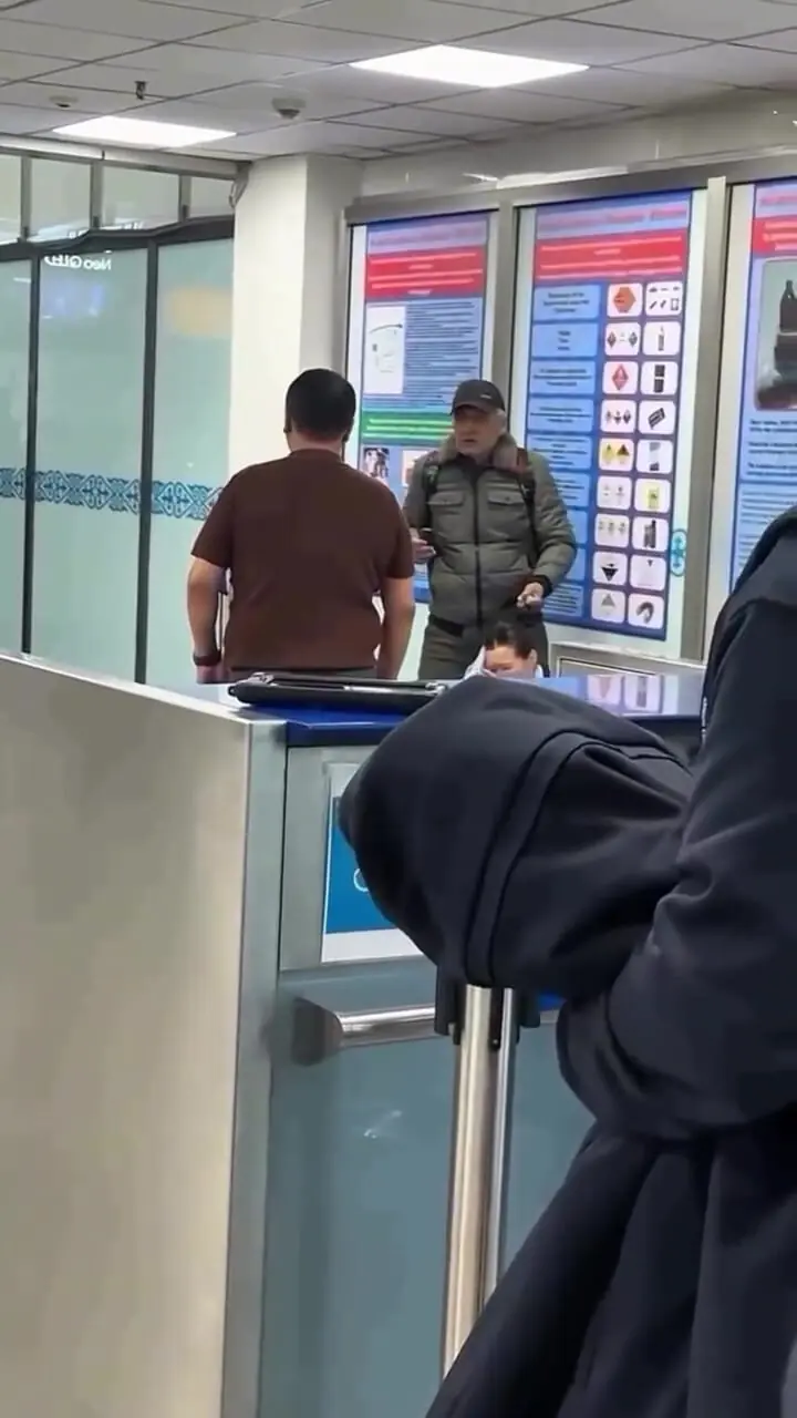 فیلم / اقدام شجاعانه یک مرد جان مأمور فرودگاه را نجات داد