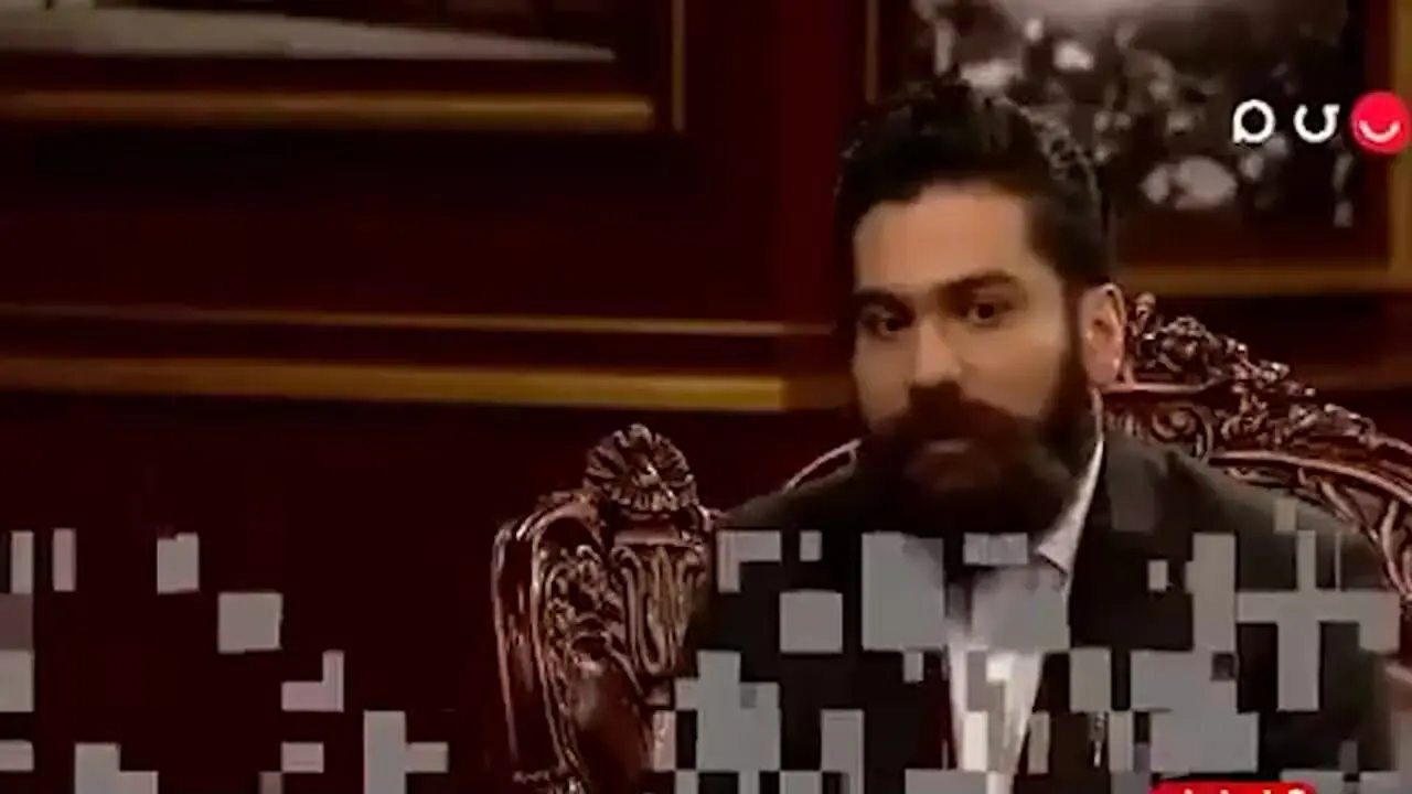 فیلم/ مهران مدیری از دلیل عجیب ازدواج نکردن علی زندوکیلی را گفت؛ ایشون 5 تا خرس گنده داره و شبها اونارو بغل میکنه می خوابه/ علی زندوکیلی: فقط خرس ها دلیلش نیست/حسرت زندگی عاشقانه پدر و مادرم و دارم