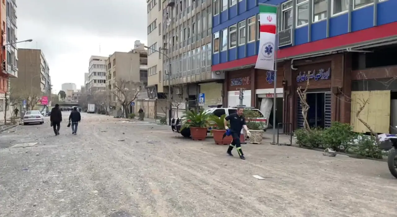 حمله آمریکا و اسرائیل به ساختمان اورژانس تهران  + فیلم