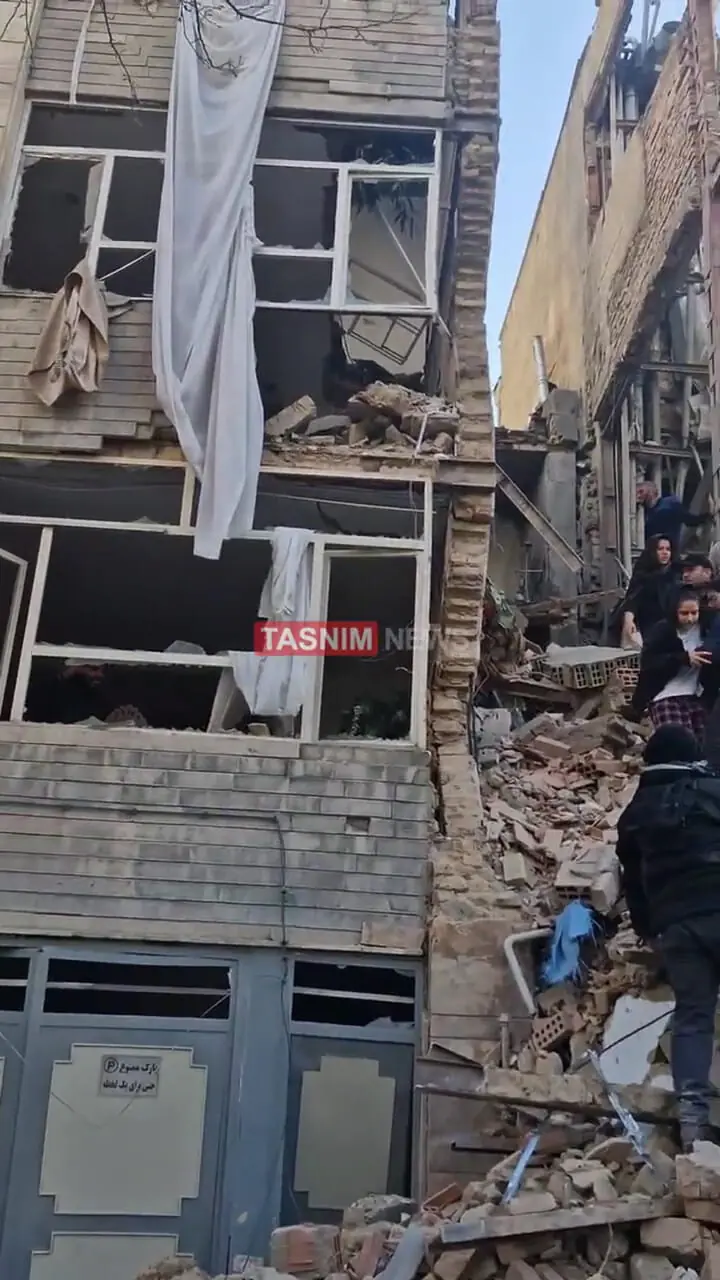 فیلم حمله مستقیم اسرائیل به خانه های مسکونی در خیابان سمنان + آوارگی و گریه های نجات یافتگان