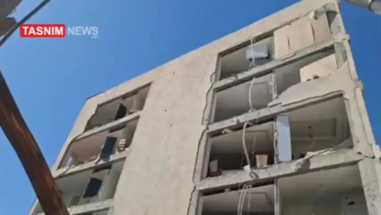 فیلم تخریب خانه‌ های مردم پس از حملات آمریکا و اسرائیل به حوالی میدان سپاه تهران