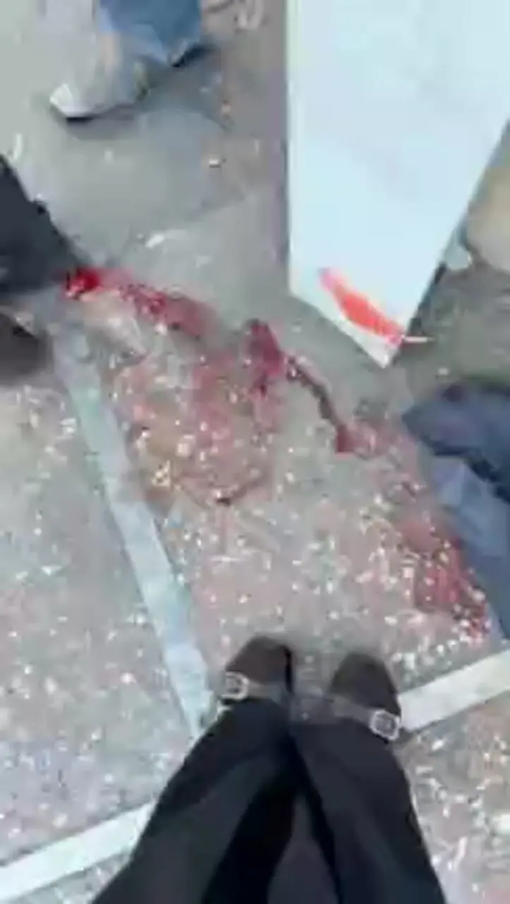 فیلم بمباران میدان انقلاب و کشته و زخمی شدن مردم غیرنظامی