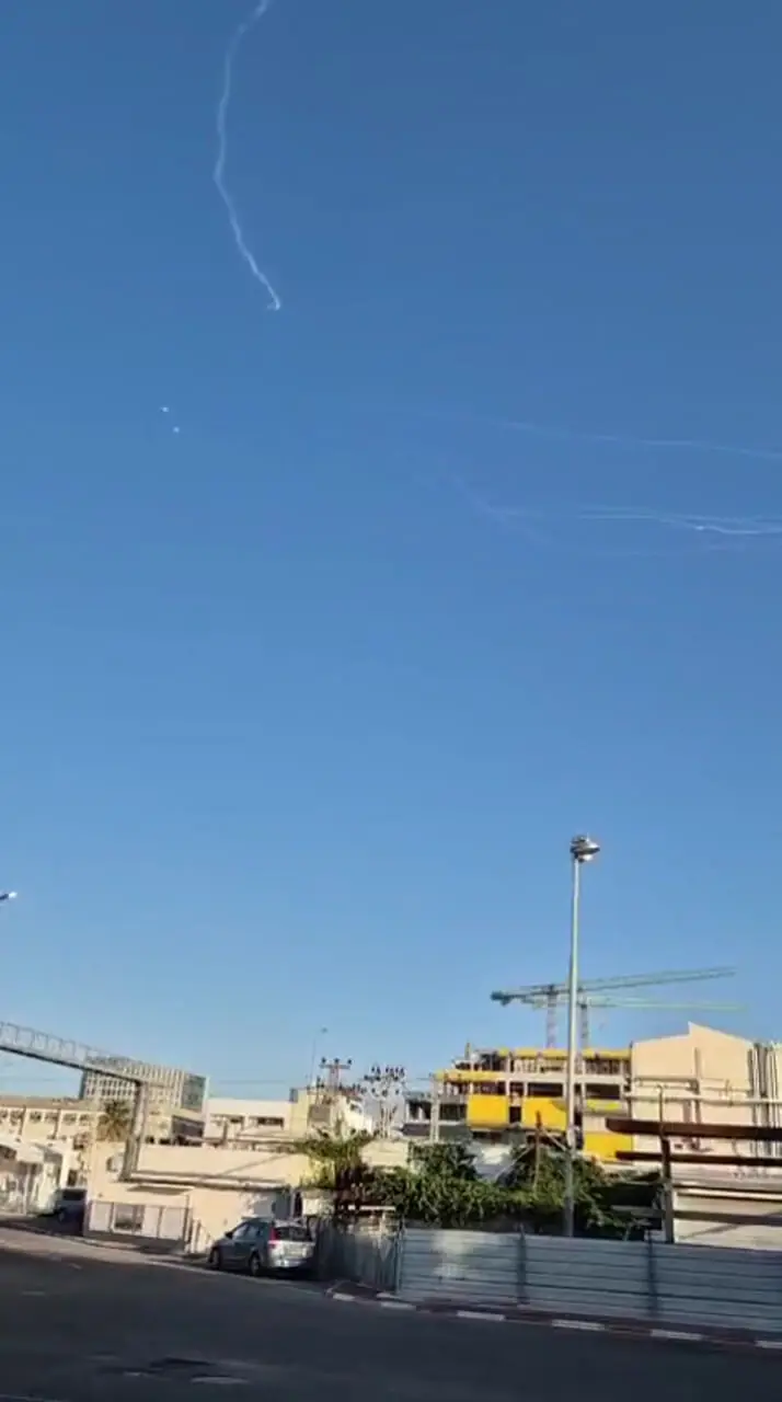 فیلم موشک‌های ایران در آسمان تل‌آویو