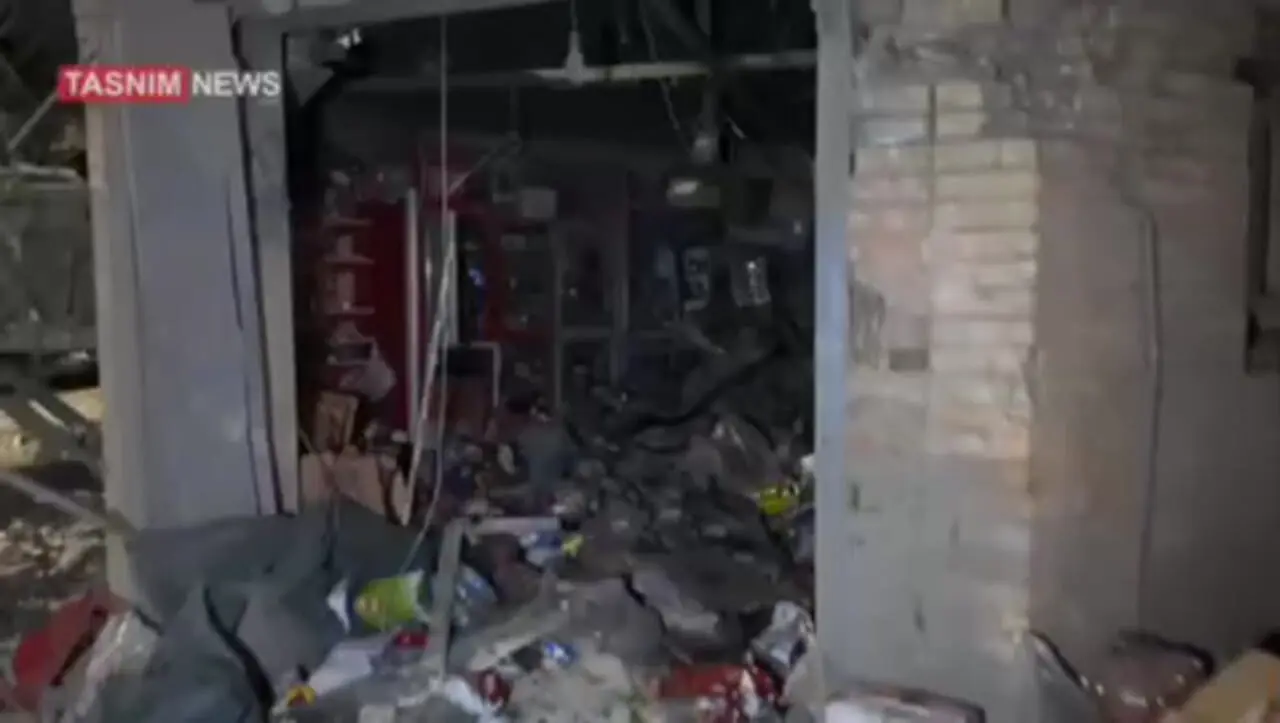 فیلم حمله آمریکا و اسرائیل به کمپ زیباشهر در ورودی شیراز