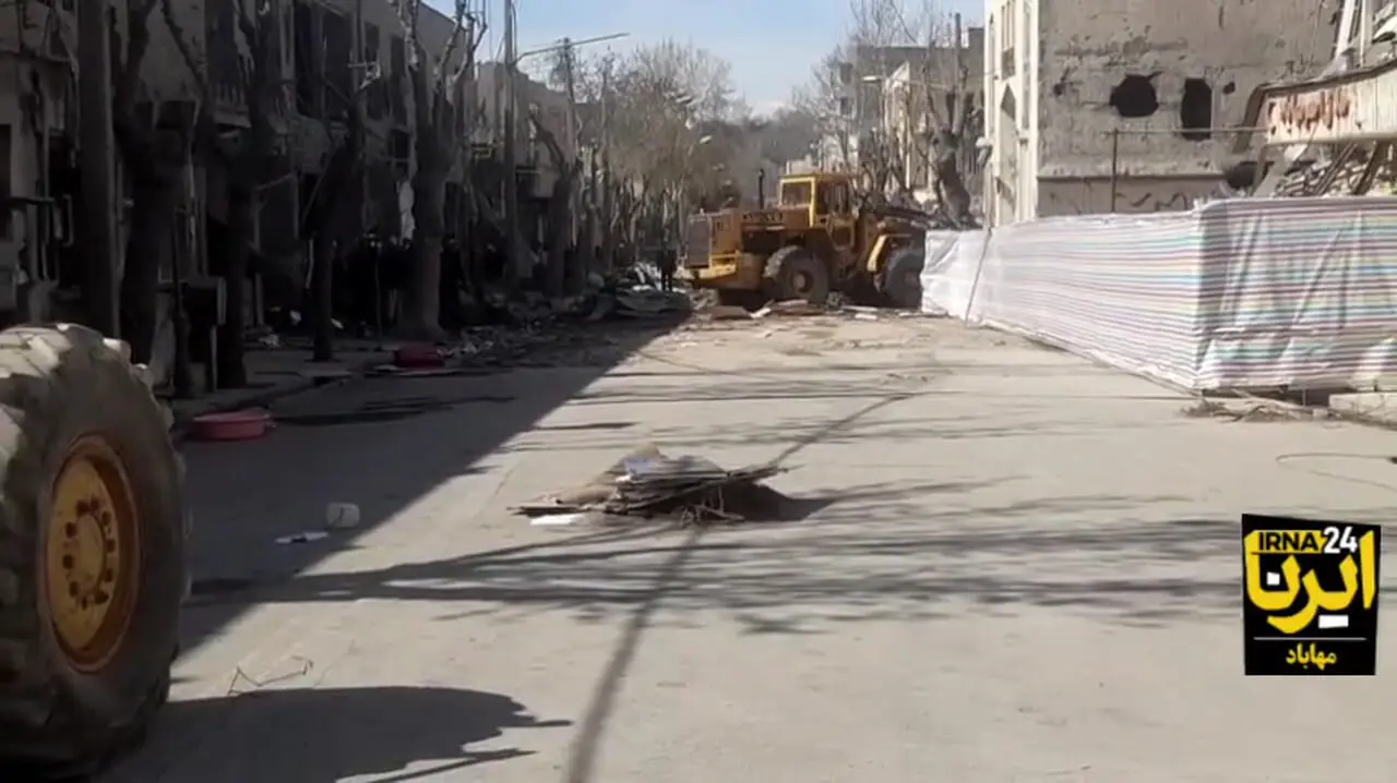 فیلم تخریب ساختمان هلال احمر و سینما تربیت مهاباد