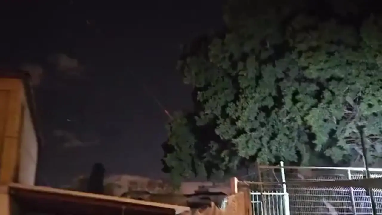 فیلم / فعال شدن کلاهک بارشی موشک خرمشهر - ۴ در آسمان تل‌آویو