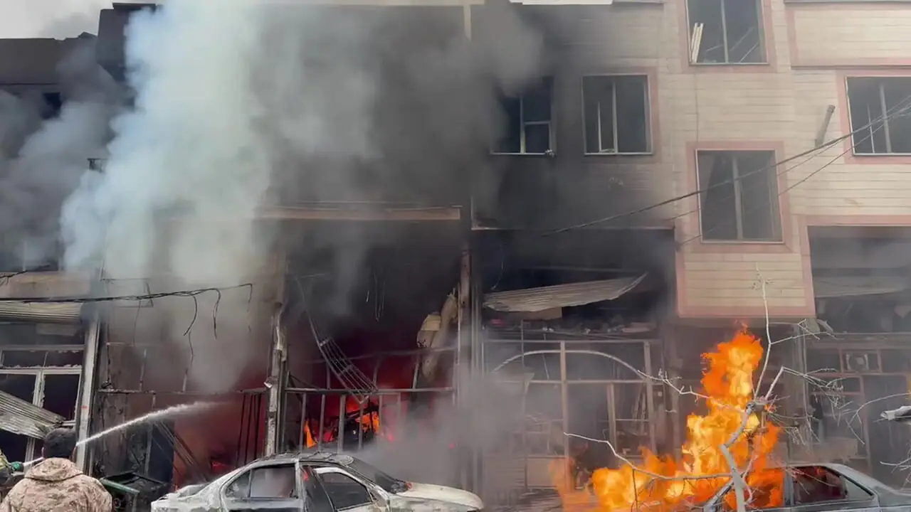 فیلم / وضعیت محله دستغیب تهران پس از اصابت موشک های آمریکایی - اسرائیلی / برخورد به مراکز غیرنظامی