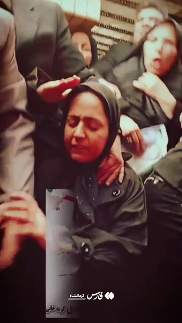 فیلم / بدرقه پیکر شهید سرگرد محمد جمشیدی گرمه‌ خانی با احترام نظامی همسر