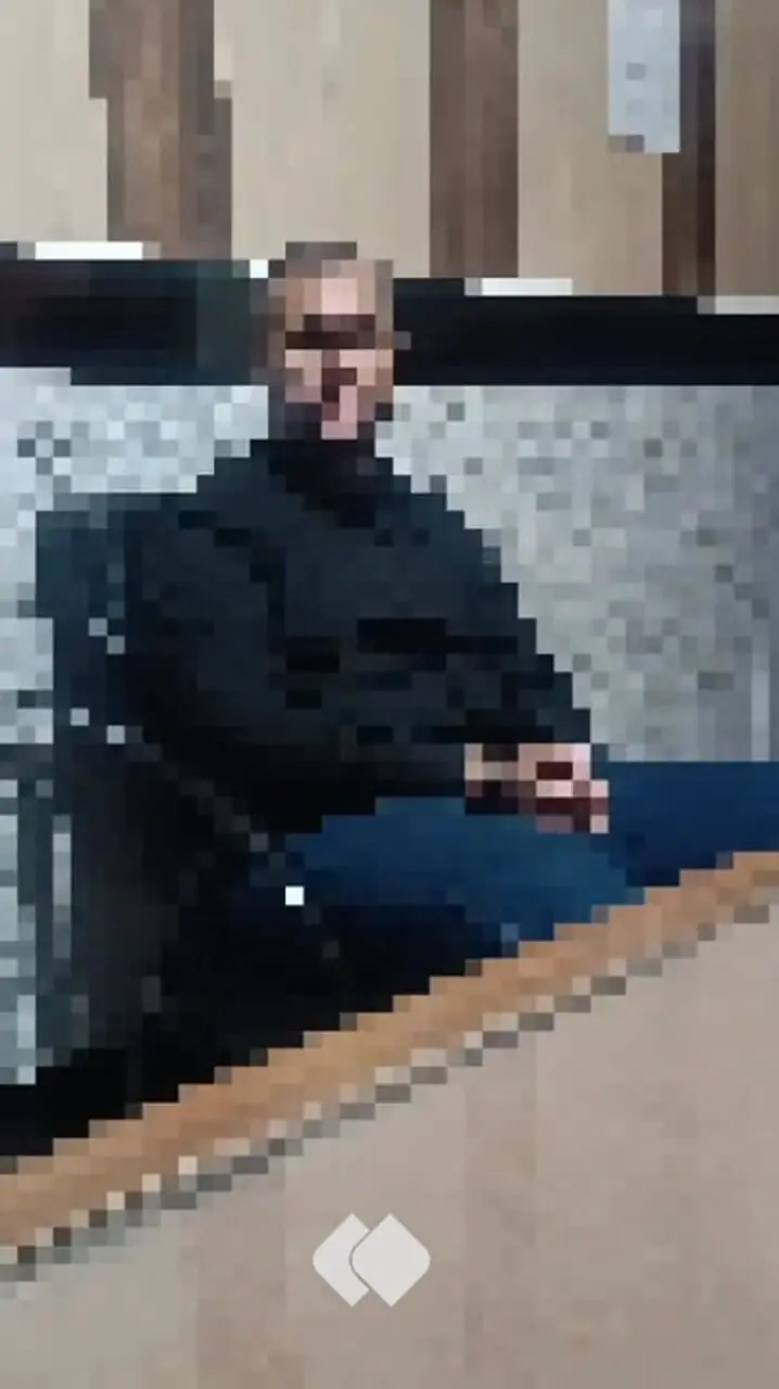 فیلم دستگیری  مرد جاسوس در داراب / با لوگوی سازمان امدادی اطلاعات به شبکه های معاند ارسال میکرد