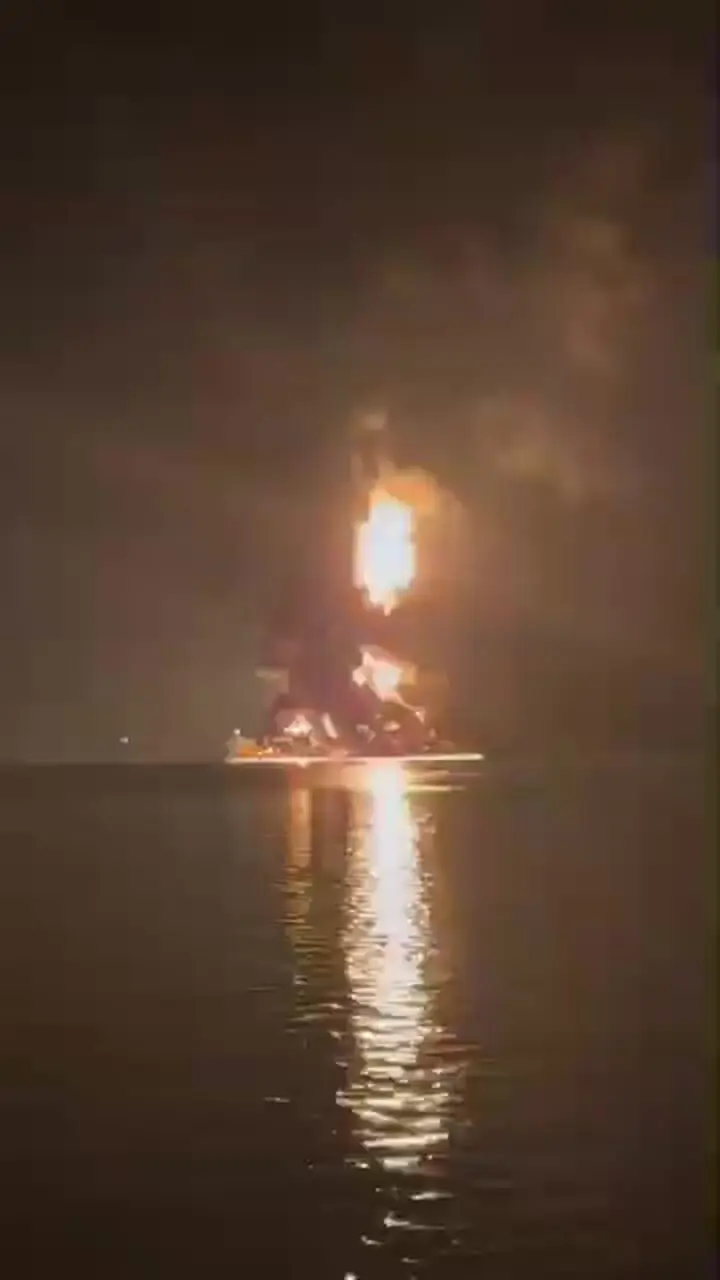 فیلم با کیفیت از اصابت نفتکش آمریکایی Safesea در نزدیکی بندر ام‌قصر عراق