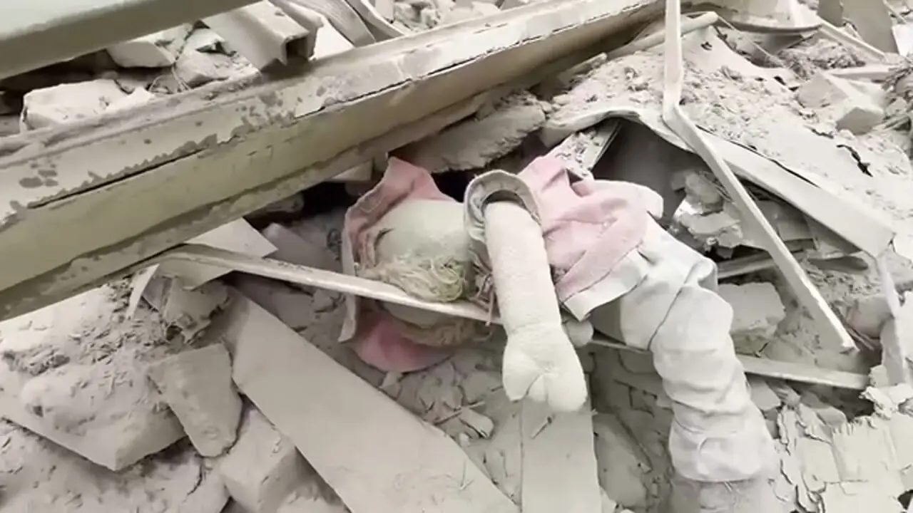 فیلم حمله به یک محله مسکونی در تهران / تیم های عملیاتی هلال احمر درحال امدادرسانی به هموطنان