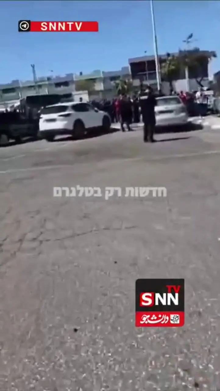 فیلم خسارات گسترده موشک های بارشی ایران فقط به یک محدوده / اتوبوس ها و خودروها غیرقابل استفاده شدند