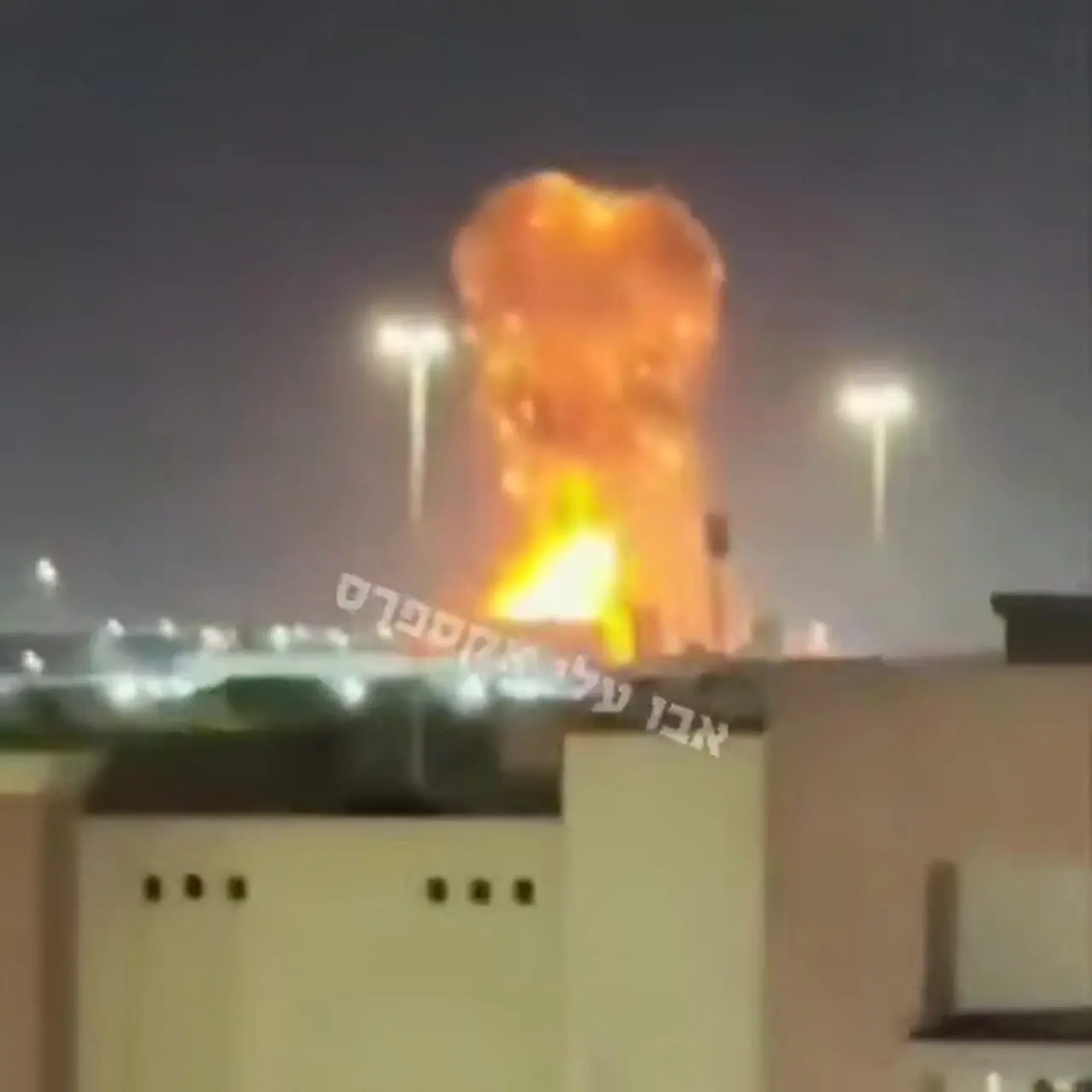 فیلم انهدام محل دپوی سوخت جنگنده‌های آمریکایی در ریاض / جواب حمله به عسلویه داده شد