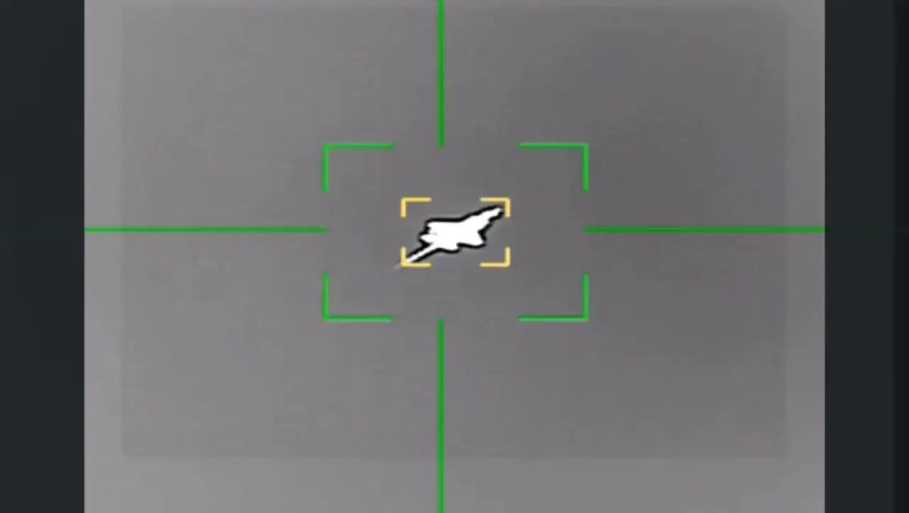 فیلم لحظه انهدام جنگنده F35 بر فراز آسمان ایران