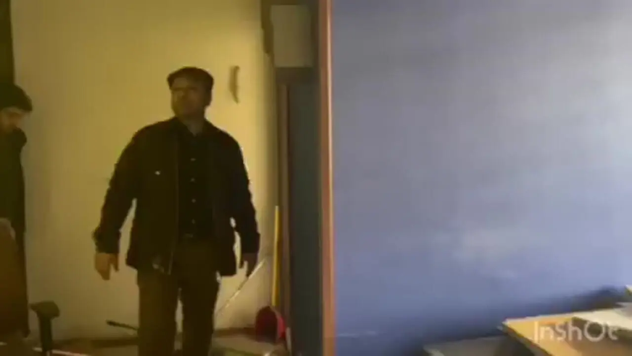 بازدید معاون رسانه‌ای وزیر فرهنگ از محل ساختمان تخریب شده شبکه العربی قطر