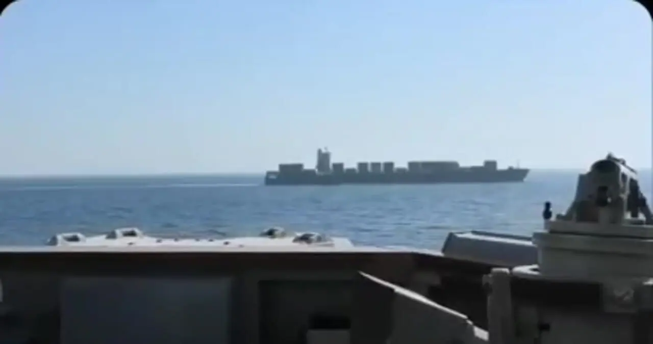 ارتش آمریکا فیلم حمله به کشتی ایرانی توسکا را در آستانه ورود به دریای عمان منتشر کرد/ نقض صریح آتش بس
