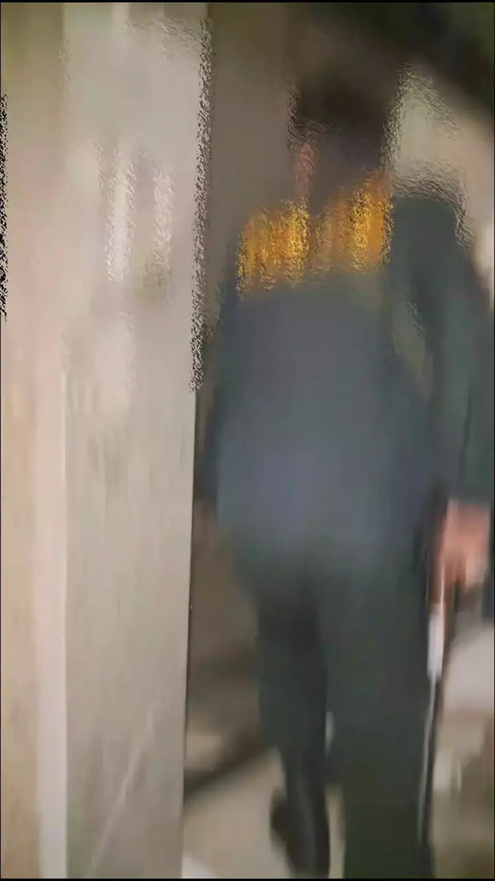 فیلم عملیات بازداشت قاتل و همدستانش توسط پلیس پیشوای ورامین / لحظه به لحظه هجوم به مخفیگاه مردان خطرناک را ببینید