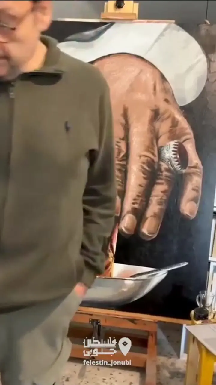 خلق تابلوی نقاشی به یاد رهبر شهید انقلاب / فیلم