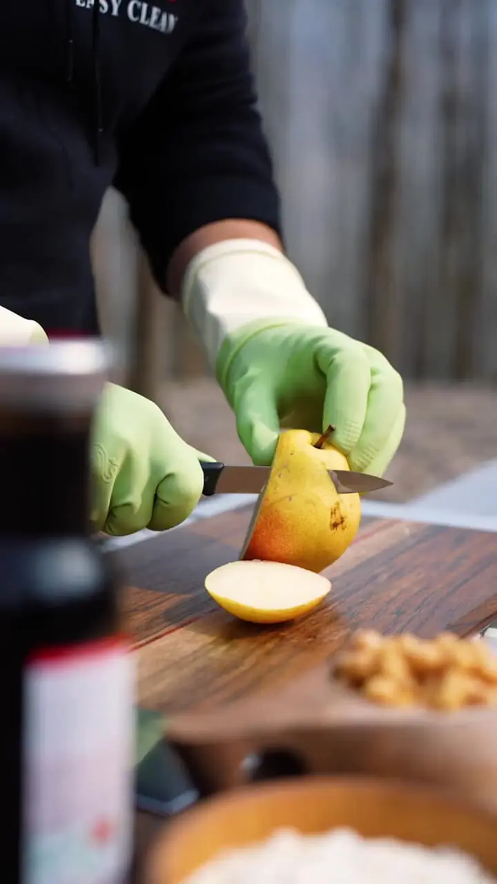 طرز تهیه آش گلابی به روش سامان گلریز / فیلم