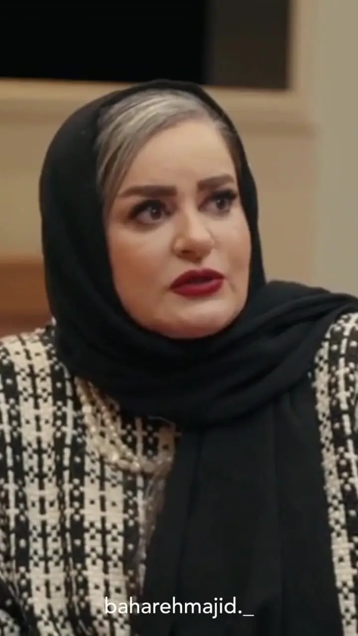 فیلم / نعیمه نظام دوست با گریه : شب قبل جوکر مردی که عاشقم بود رهایم کرد / گفت نعیمه نمی تونم باهات باشم / روز جوکر همه را می خنداندم در حالیکه غمگین ترین آدم آنجا بودم