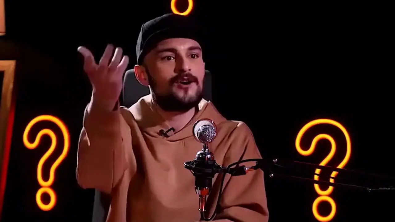 فیلم مرتضی امینی‌تبار بازیگر افغان: پدر و مادرم میگن من و داداشم فدای ایرانی ها اگر شهید هم بشیم با سر بالا میگه بچه هامو فدا کردم! ما نون و نمک ایران رو خوردیم...